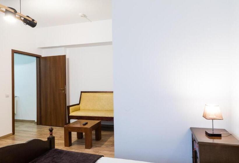 غرفة قياسية, Casa Postavarului