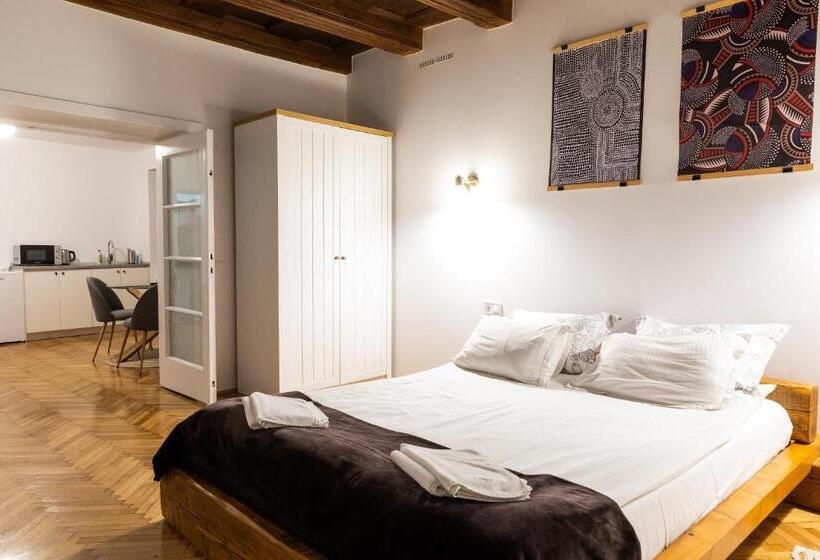 شقة غرفة نوم واحدة بالطابق الأرضى, Casa Postavarului