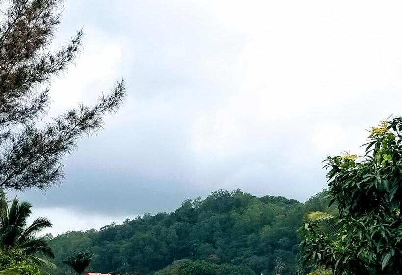Standard Triple Room with Balcony, Crystal Lake Resort