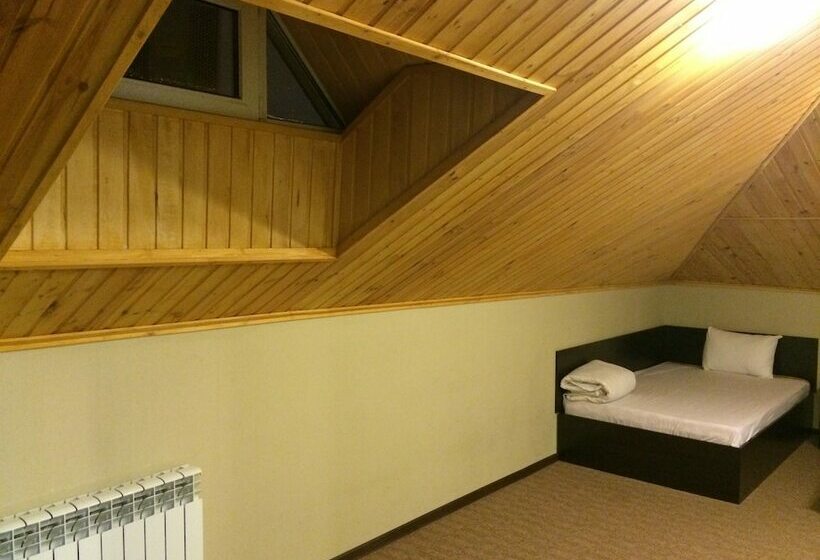 חדר משפחתי, David Bek