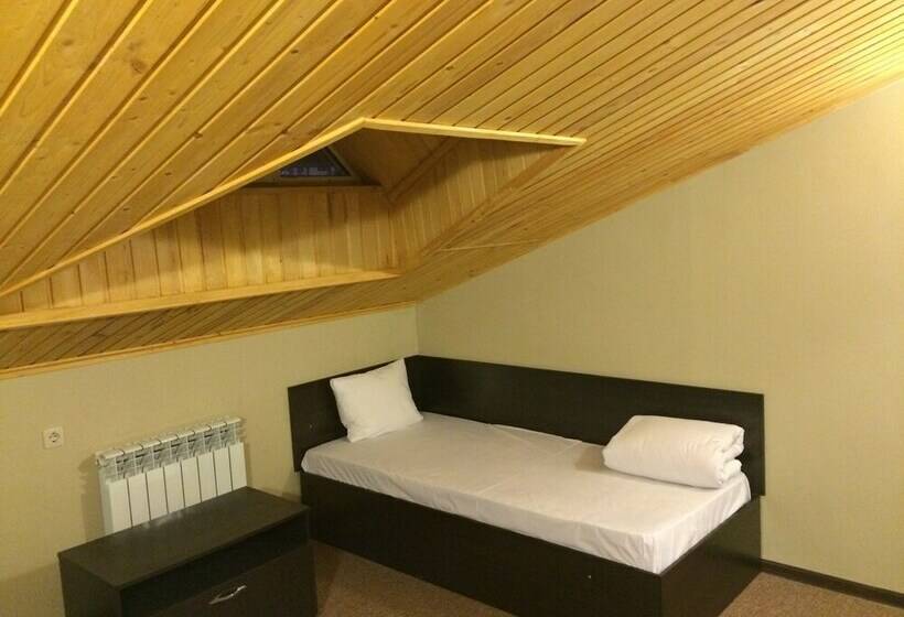 חדר משפחתי, David Bek