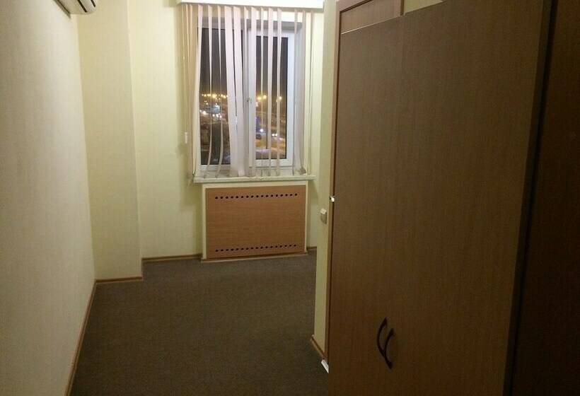 חדר משפחתי, David Bek