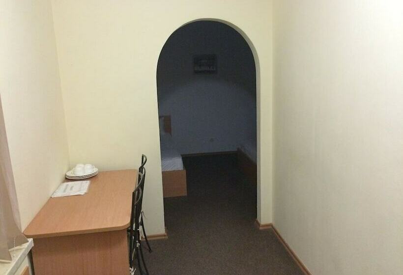 חדר משפחתי, David Bek