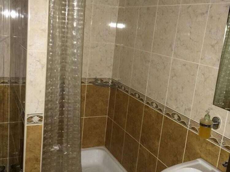 חדר סטודיו סטנדרד, David Bek