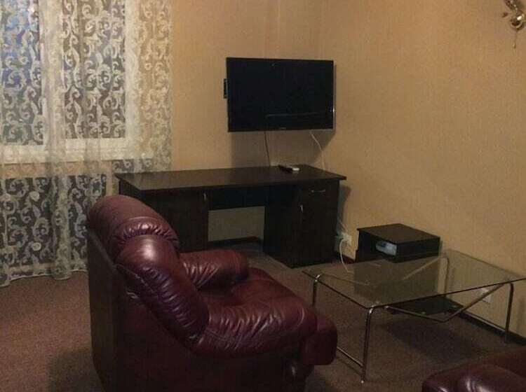 חדר סטודיו סטנדרד, David Bek