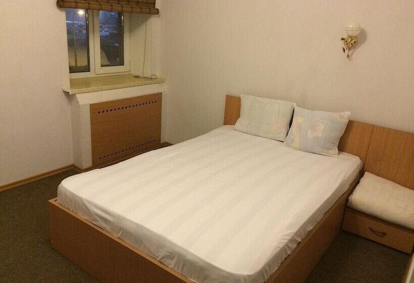 חדר משפחתי, David Bek