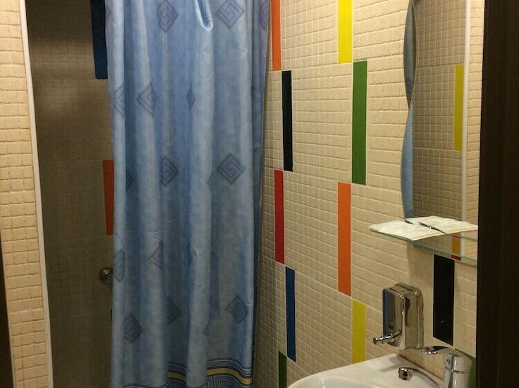 חדר אקונומי, David Bek