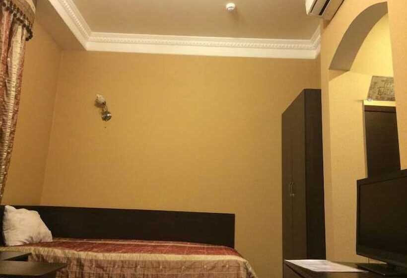 חדר דלוקס, David Bek