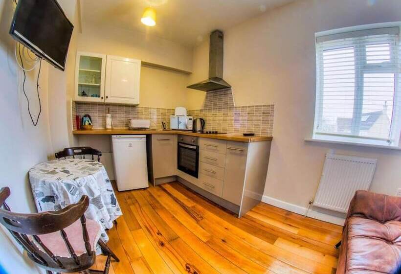 Апартаменты 1 Спальня, Easton Guest House