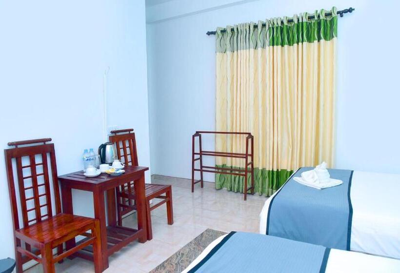 Habitación Cuádruple Deluxe, Heavens Gate Ella