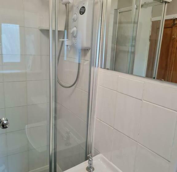 غرفة قياسية فردية, Kimberley House