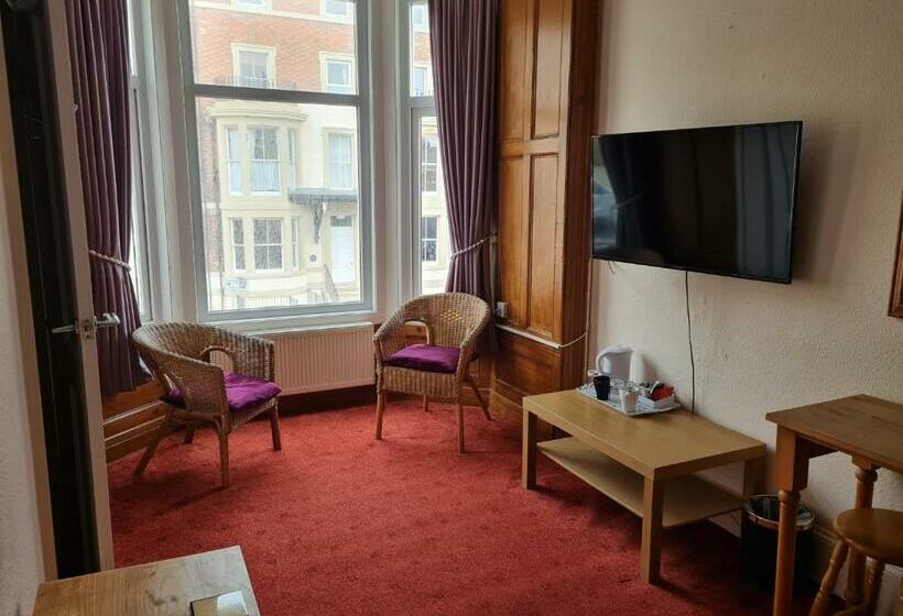 غرفة عائلية, Kimberley House