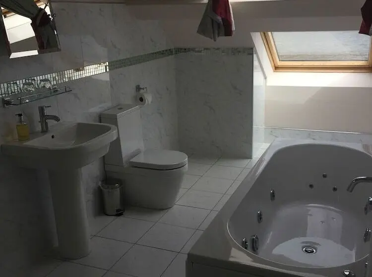 Standard-huone Parivuode, Newton Hall Guest House