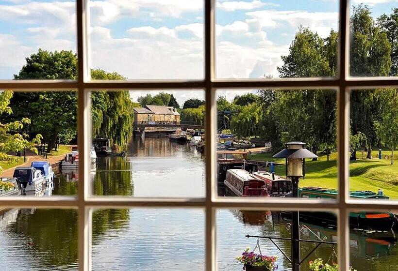 חדר דלוקס, Riverside Inn