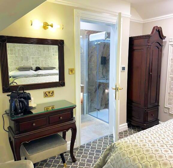 חדר סטנדרט, Riverside Inn