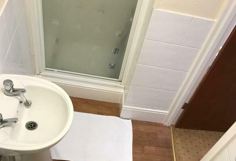 غرفة أساسية, The Crafty Cow