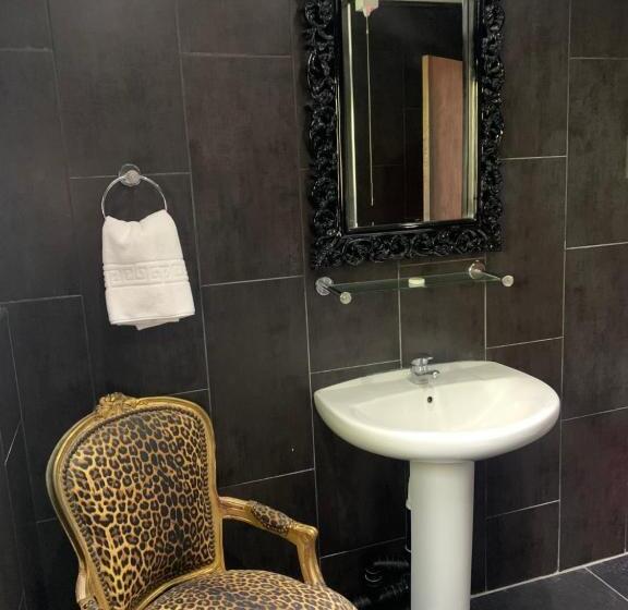 סוויטת סופריור, The Malthouse