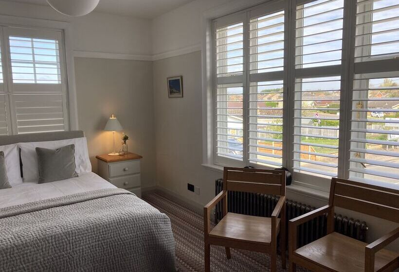 디럭스 룸, The Old Bell