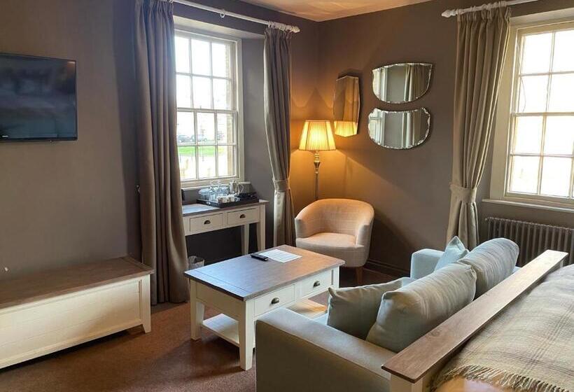 デラックスの4人部屋, The Plume Of Feathers