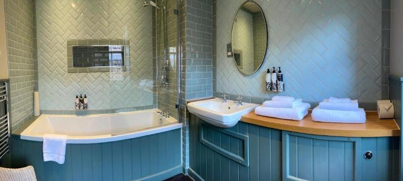 プレミアム4ベッドルーム, The Plume Of Feathers