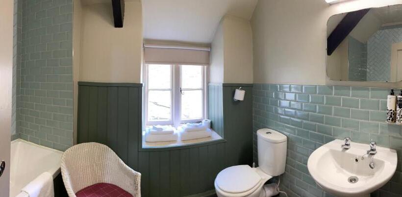 Family Suite, The Plume Of Feathers