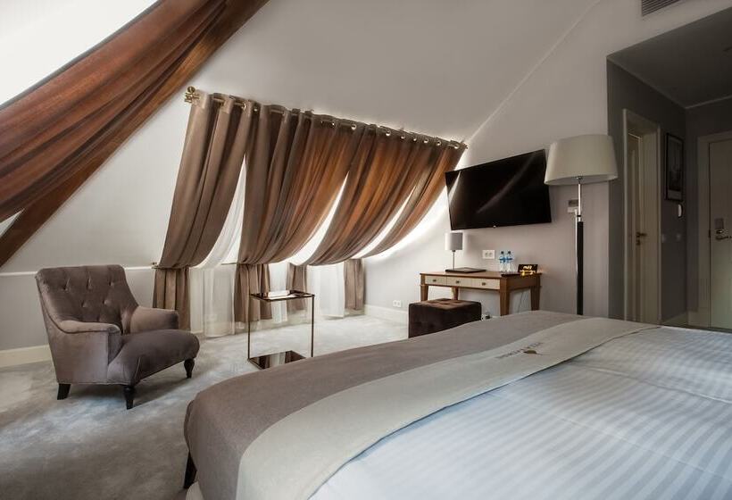 سوییت جونیور, Villa Kadashi Boutique