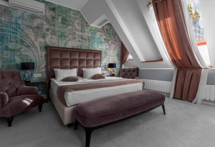 سوییت جونیور, Villa Kadashi Boutique