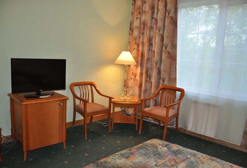 スタンダードルーム, West