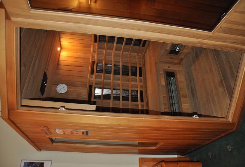 スタンダードルーム, West