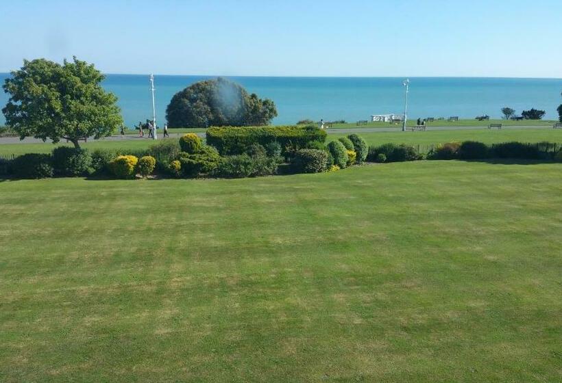 Семейный Номер Вид на Море, Westward Ho