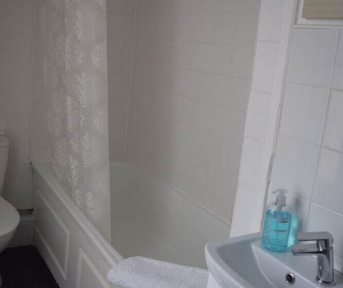 Номер Economy, Westward Ho