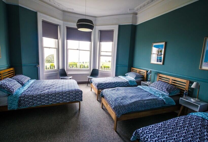 Семейный Номер Вид на Море, Westward Ho