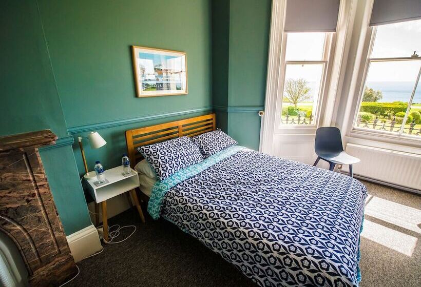 Семейный Номер Вид на Море, Westward Ho