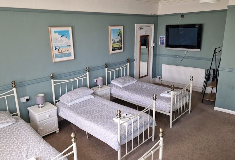 Семейный Номер Вид на Море, Westward Ho