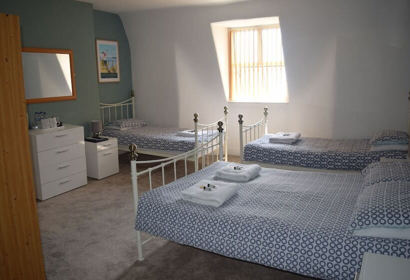 Семейный Номер, Westward Ho