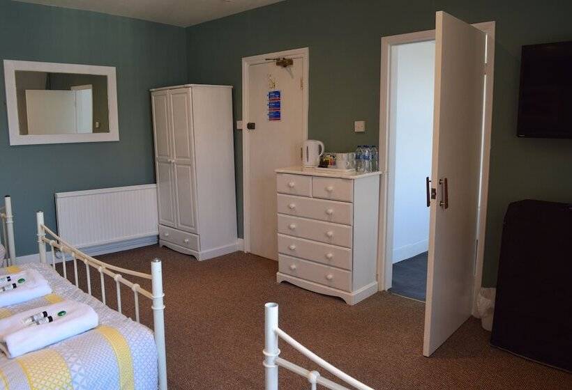 Семейный Номер, Westward Ho