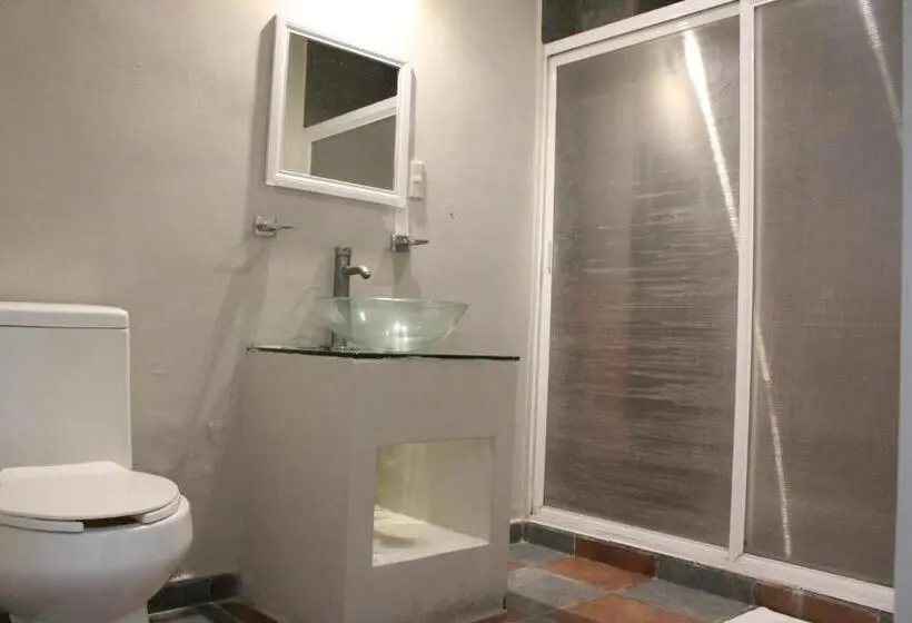 スタンダード4人部屋, Florencia Poza Rica