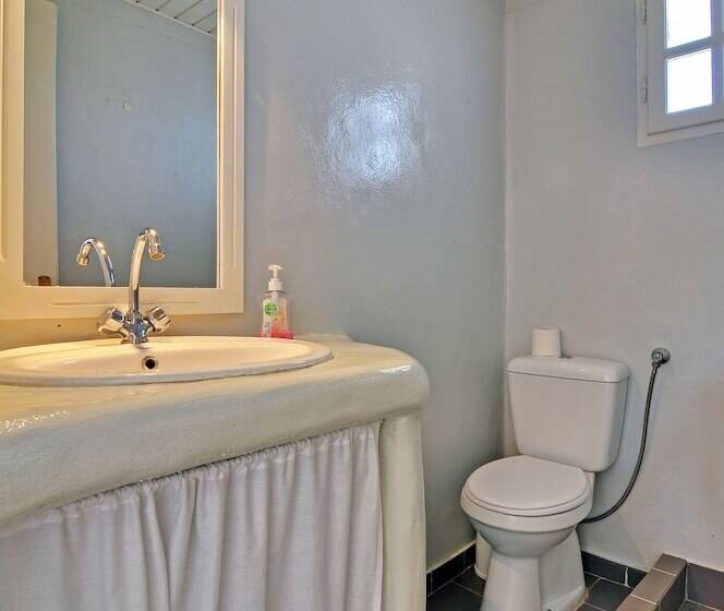 إستوديو سوبيريور, Anerousses