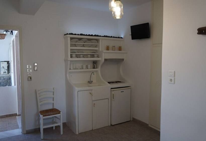 إستوديو سوبيريور, Anerousses