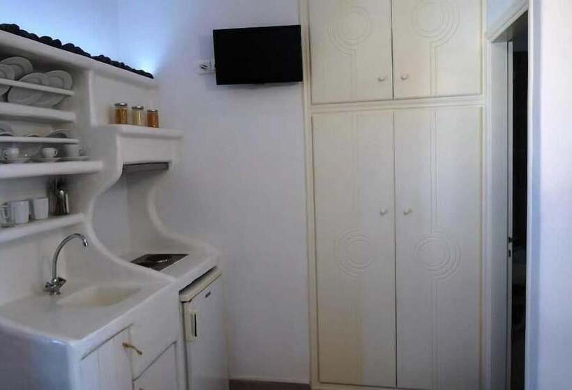 إستوديو سوبيريور, Anerousses