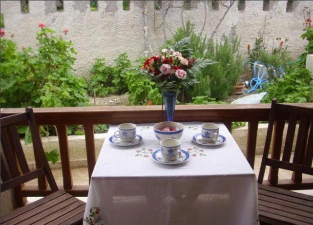 إستوديو ديلوكس, Anerousses