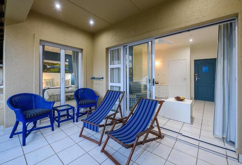 جناح جونيور, Albatross Guesthouse