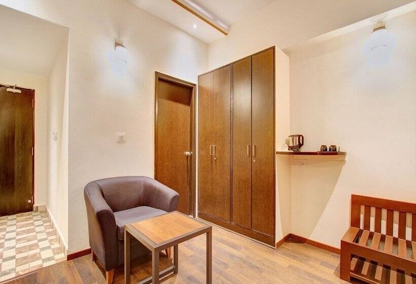 غرفة قياسية, Capital O 13090 Astor