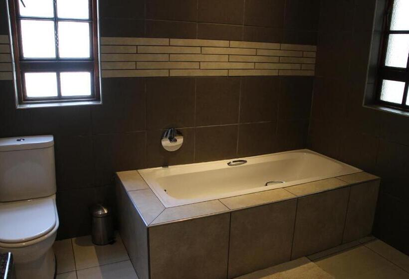 חדר משפחתי נוף לגינה, Cu Guest House