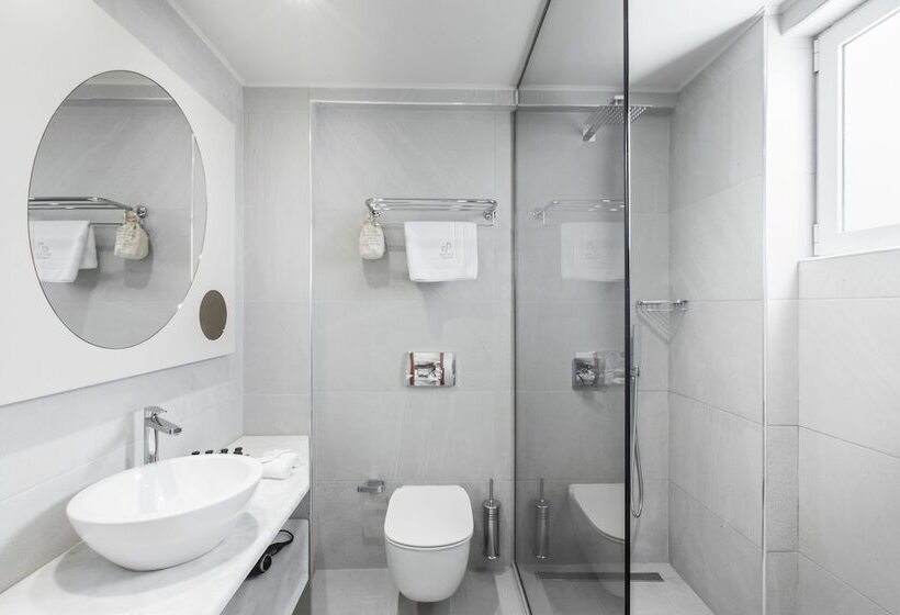 Полулюкс, Garden City Resort