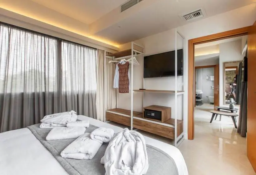 سوییت جونیور, Garden City Resort