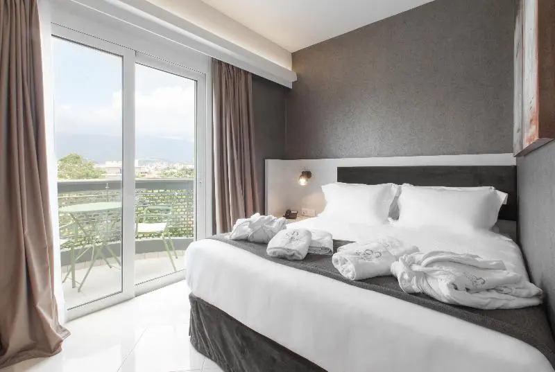 اتاق لوکس یک تخته, Garden City Resort