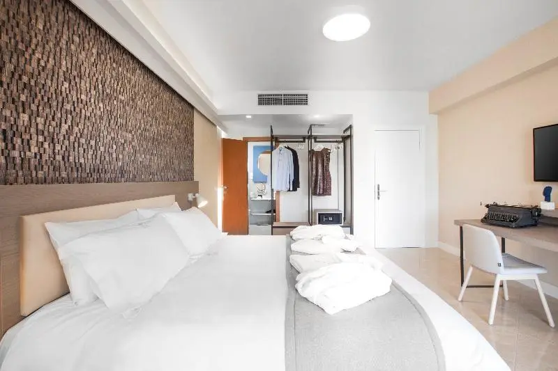 سوییت جونیور سوپریور, Garden City Resort