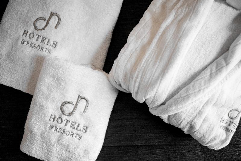 Полулюкс, Garden City Resort