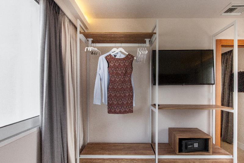 Полулюкс, Garden City Resort